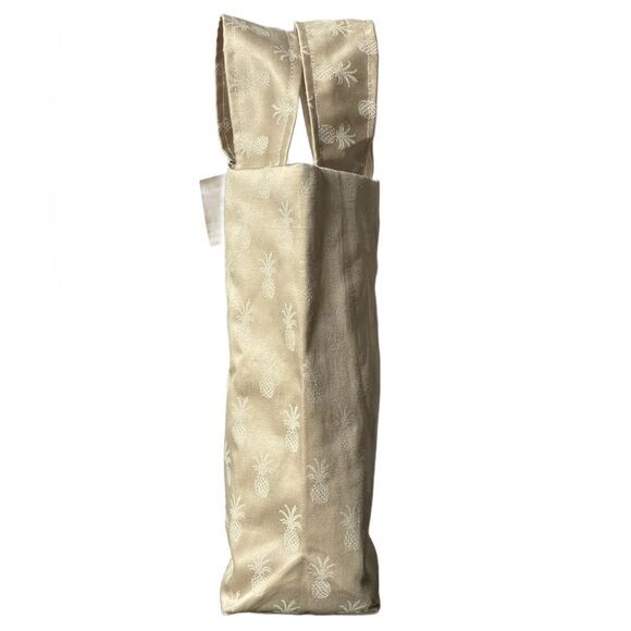 Handmade Cream Colored Cloth Wine Bottle Gift Bag w/Pineapple Designs - Picture 10 of 11